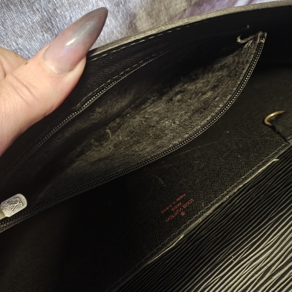 Louis Vuitton Black Epi Leather Briefcase - Picture 12 of 15